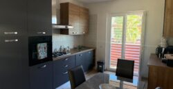 VILLA DIVISA IN DUE APPARTAMENTO Varcaturo-P.Co Obelisco