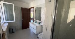 VILLA DIVISA IN DUE APPARTAMENTO Varcaturo-P.Co Obelisco