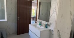 VILLA DIVISA IN DUE APPARTAMENTO Varcaturo-P.Co Obelisco