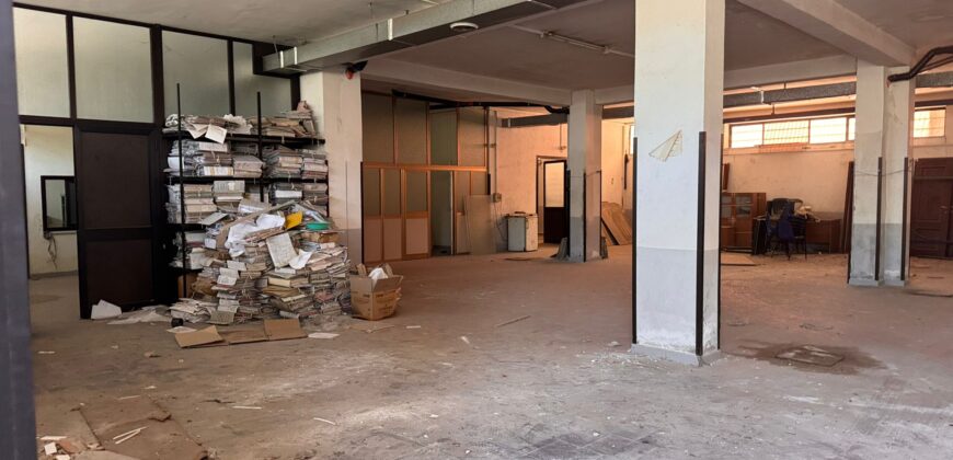 LOCALE USO ARTIGIANALE Qualiano-Via Ripuaria