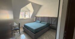 VILLA DIVISA IN DUE APPARTAMENTO Varcaturo-P.Co Obelisco