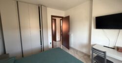 VILLA DIVISA IN DUE APPARTAMENTO Varcaturo-P.Co Obelisco