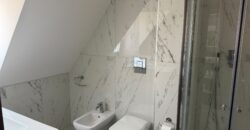 VILLA DIVISA IN DUE APPARTAMENTO Varcaturo-P.Co Obelisco