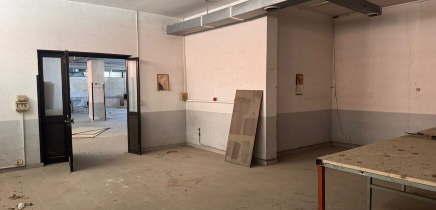 LOCALE USO ARTIGIANALE Qualiano-Via Ripuaria