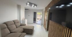 VILLA DIVISA IN DUE APPARTAMENTO Varcaturo-P.Co Obelisco