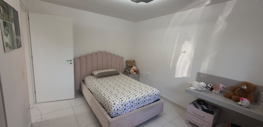 VILLA DIVISA IN DUE APPARTAMENTO Varcaturo-P.Co Obelisco