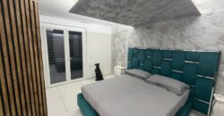 VILLA DIVISA IN DUE APPARTAMENTO Varcaturo-P.Co Obelisco