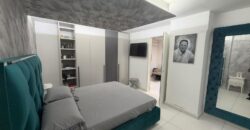 VILLA DIVISA IN DUE APPARTAMENTO Varcaturo-P.Co Obelisco