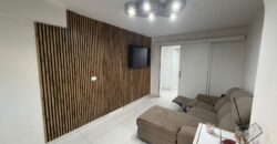 VILLA DIVISA IN DUE APPARTAMENTO Varcaturo-P.Co Obelisco