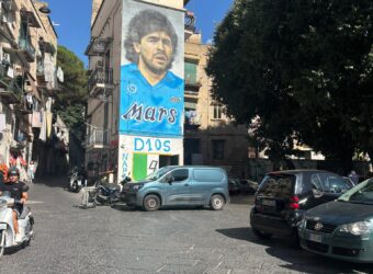 LOCALE COMMERCIALE Napoli-Largo Miracoli