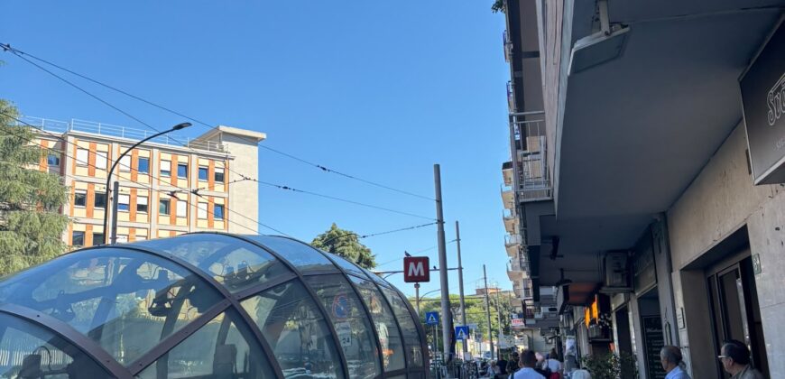 LOCALE COMMERCIALE 50 Napoli-Zona Ospedaliera