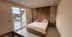 VILLA A SCHIERA CON PISCINA Lago Patria-Via Staffetta