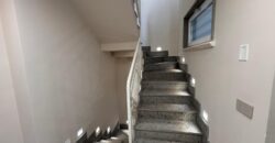 VILLA A SCHIERA CON PISCINA Lago Patria-Via Staffetta