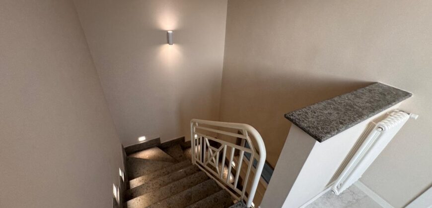 VILLA A SCHIERA CON PISCINA Lago Patria-Via Staffetta