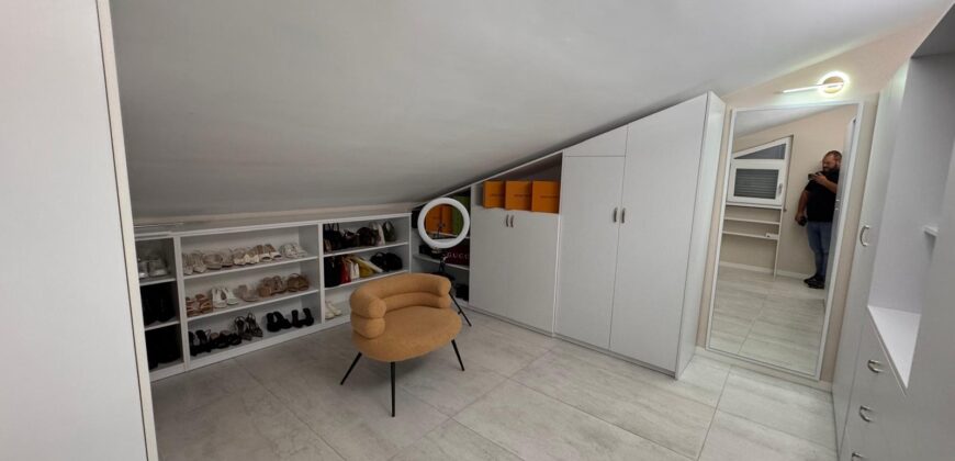 VILLA A SCHIERA CON PISCINA Lago Patria-Via Staffetta