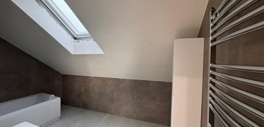 VILLA A SCHIERA CON PISCINA Lago Patria-Via Staffetta
