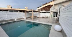 VILLA A SCHIERA CON PISCINA Lago Patria-Via Staffetta