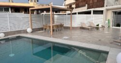 VILLA A SCHIERA CON PISCINA Lago Patria-Via Staffetta