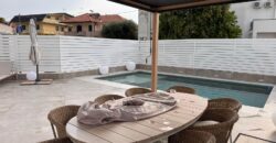 VILLA A SCHIERA CON PISCINA Lago Patria-Via Staffetta